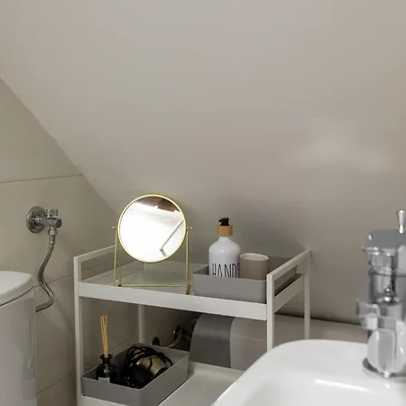 Апартаменти Stylish Loft In The Hearth Of Historic Centre