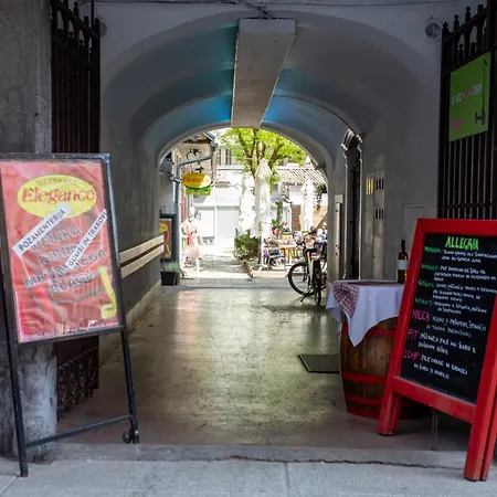 Stylish Loft In The Hearth Of Historic Centre Apartamento