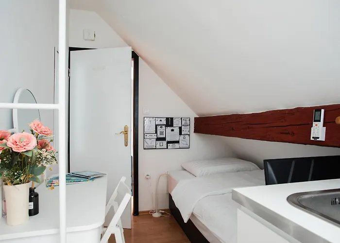 Stylish Loft In The Hearth Of Historic Centre アパート *